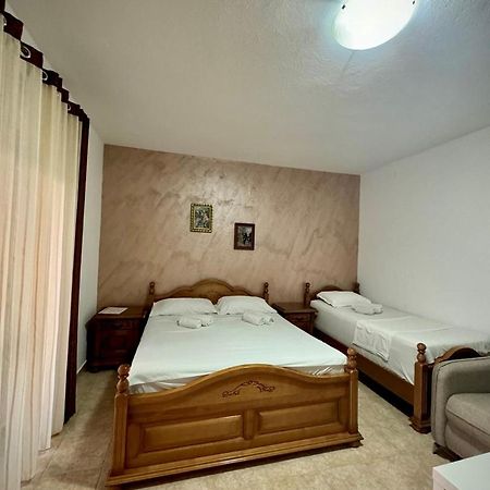 Hotel Casa Family Ulcinj Esterno foto